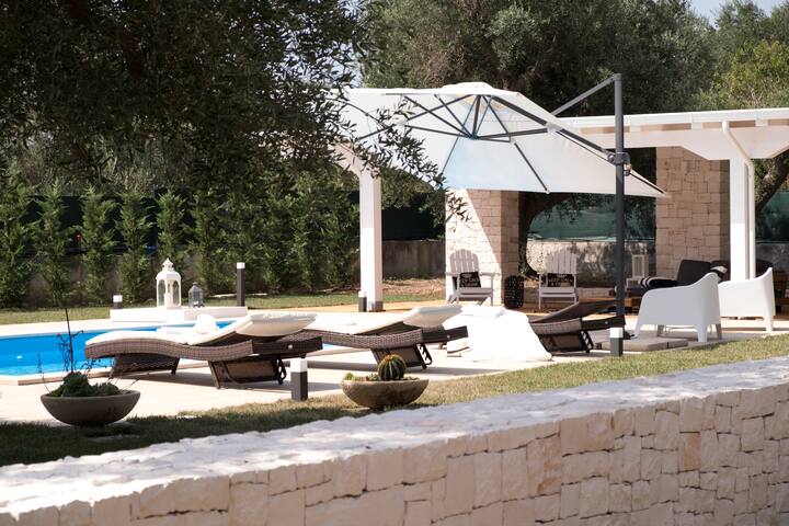 Villa con piscina gallery image 3