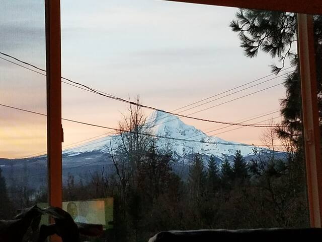 Upper Valley Hideaway
