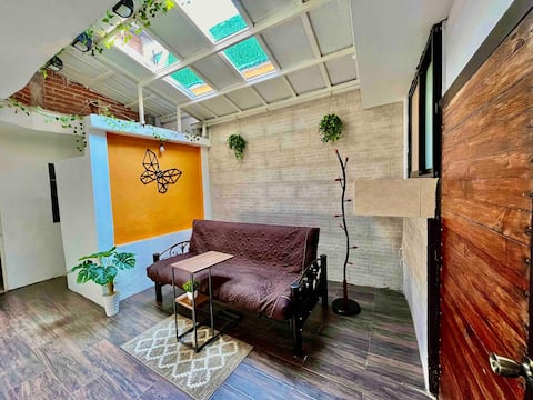 Cozy Monarch Apartment CasaOLiX