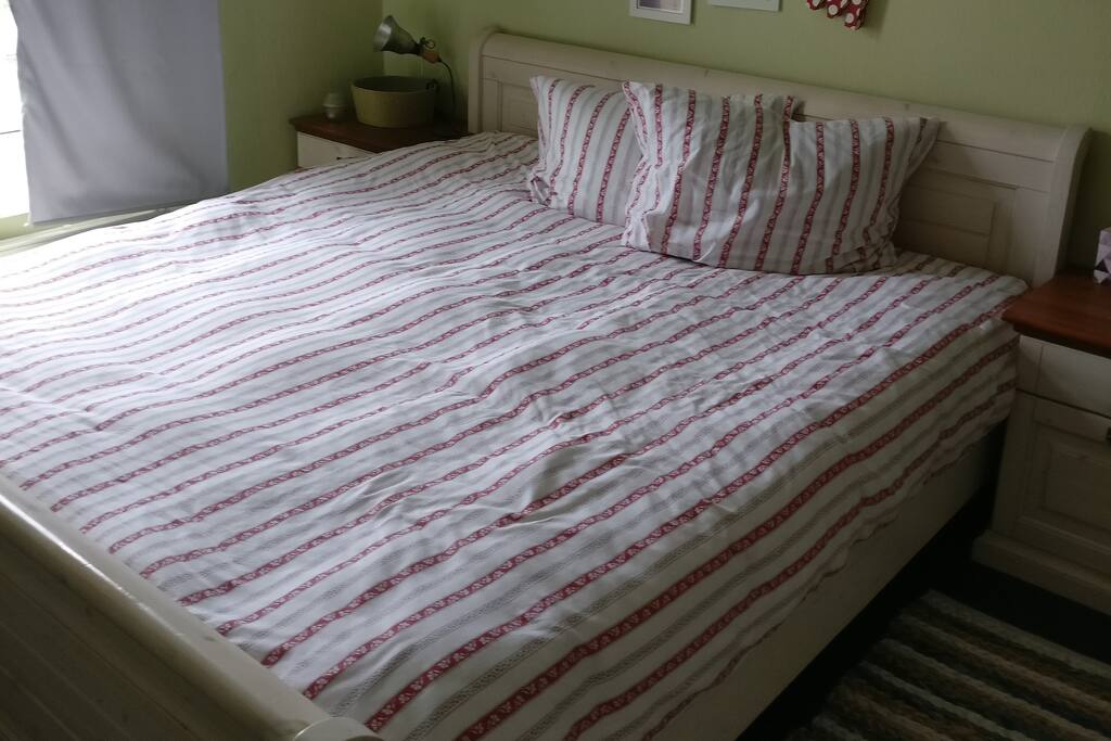 Schlafzimmer zum Garten