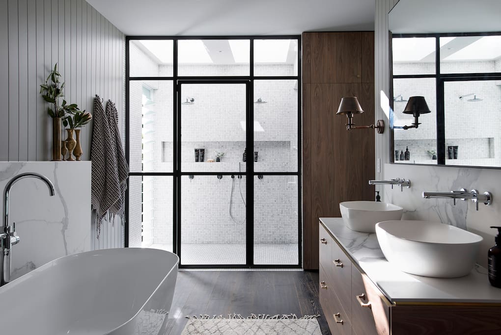 Ensuite