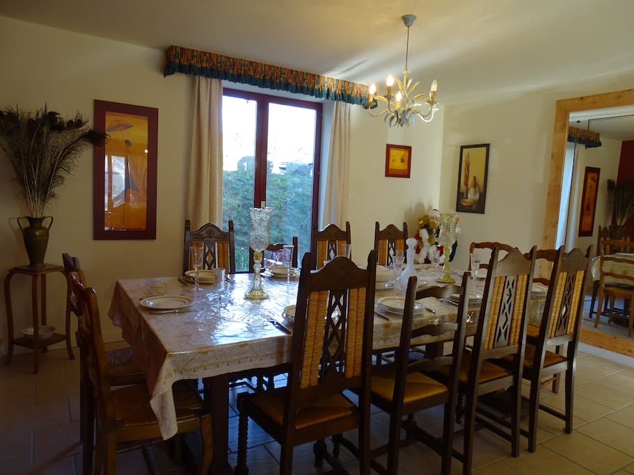 dining table, 12 people.3.20x1.20m