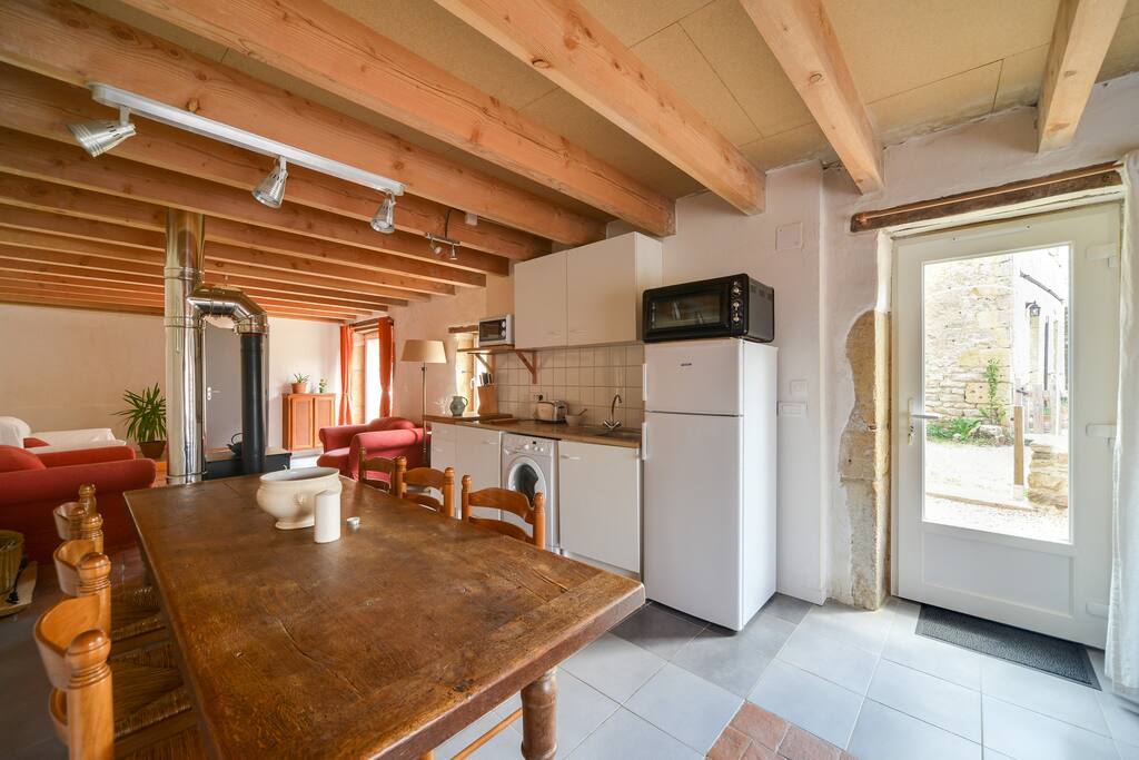 Salle à manger et cuisine