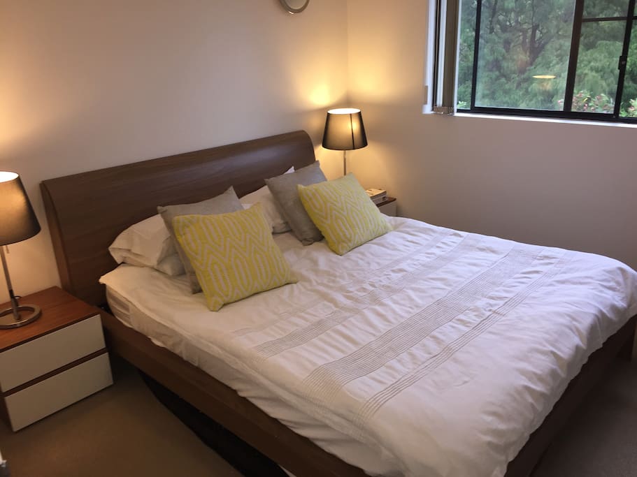 Euro Queen Bed with Memory Foam Mattress