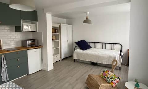 Popular Airbnb listing: Studio on the banks of the Seine in Yvelines