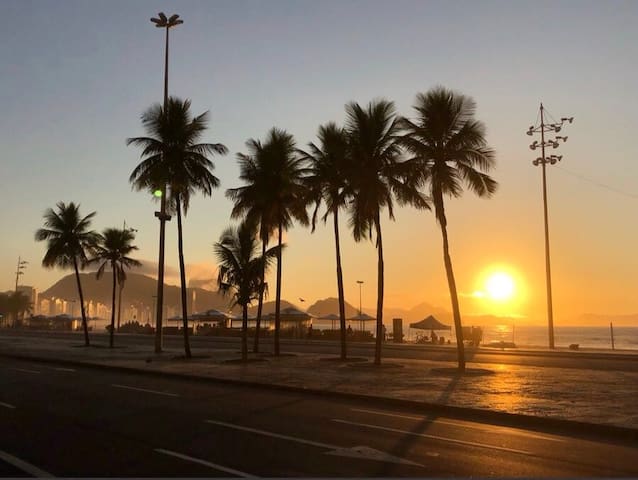 AMAZING BEACH FRONT IN COPACABANA gallery image 5