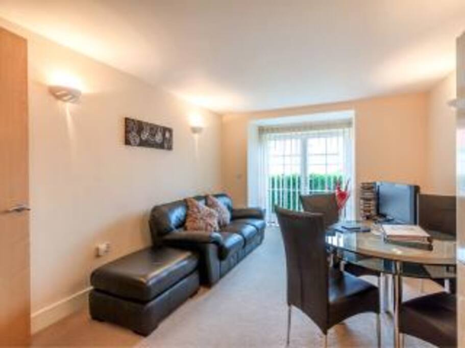 Lounge /dinning area