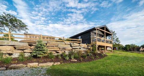 Romantic Summer Cabin w/ Hot Tub & Firepit