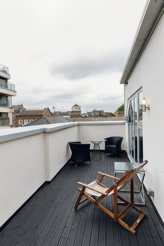 Fully Loaded Penthouse w LIFT, 2 Foam Beds & Decks gallery image 4