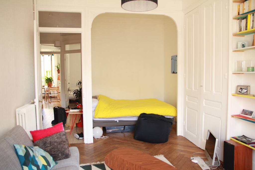 Guest room