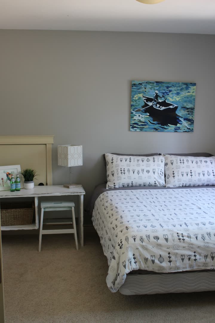 למעלה חדר שינה מס '3 עם מיטת קווין סייז חדשה