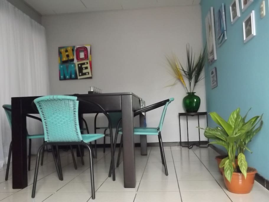 Lovely dining area. Spacious, bright.