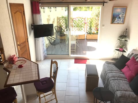 Propriété Airbnb réussie: Charming Provençal studio à Sausset Les Pins