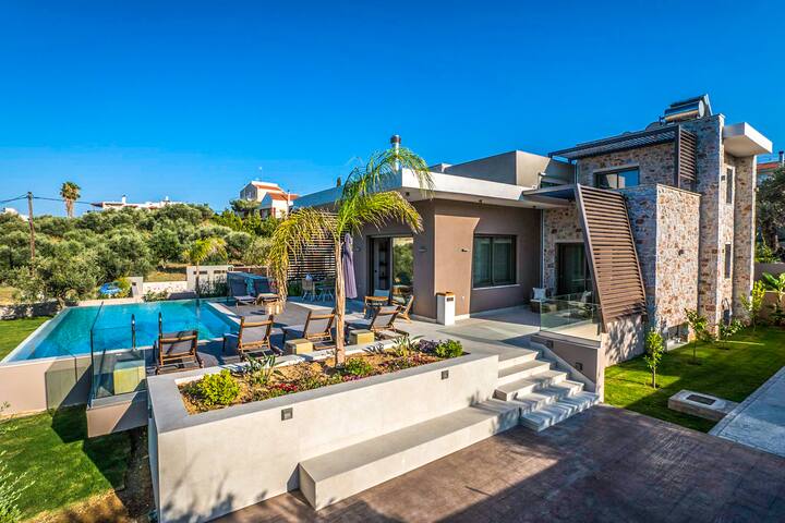 3′ to Beach / Private Pool / Gym / Playroom gallery image 3