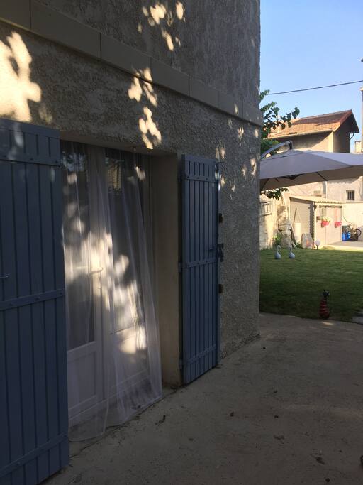 Entrée du studio indépendant de la maison