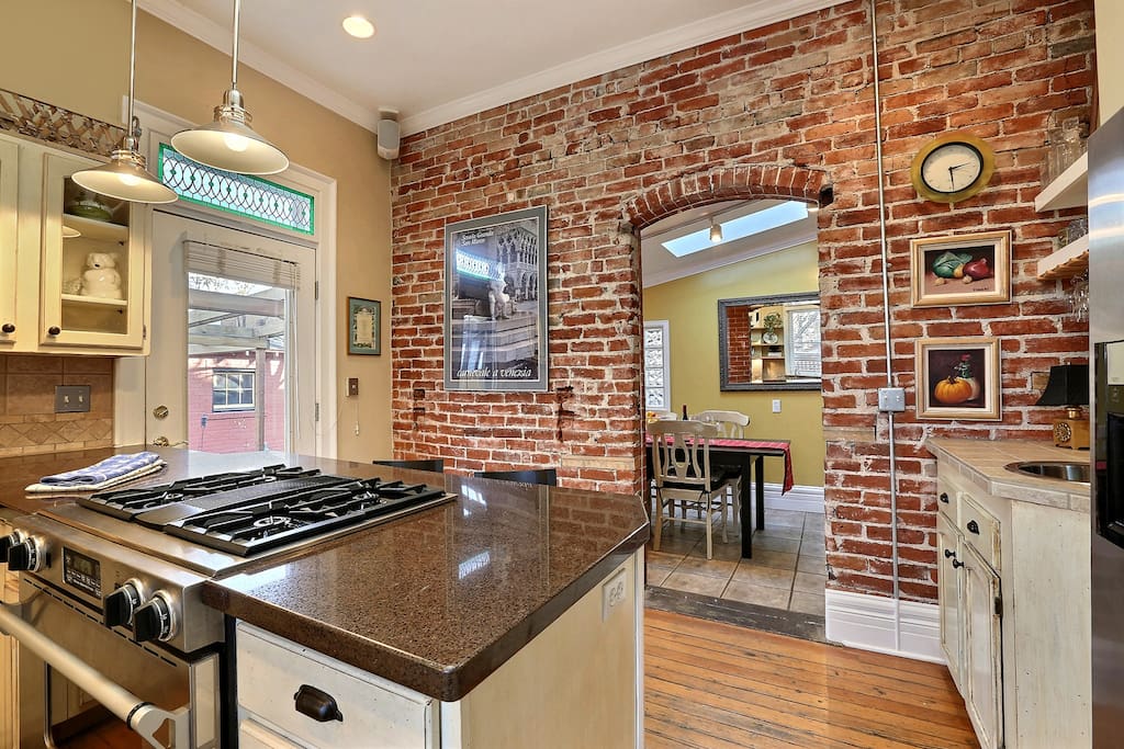 Kitchen, wet bar, sky light