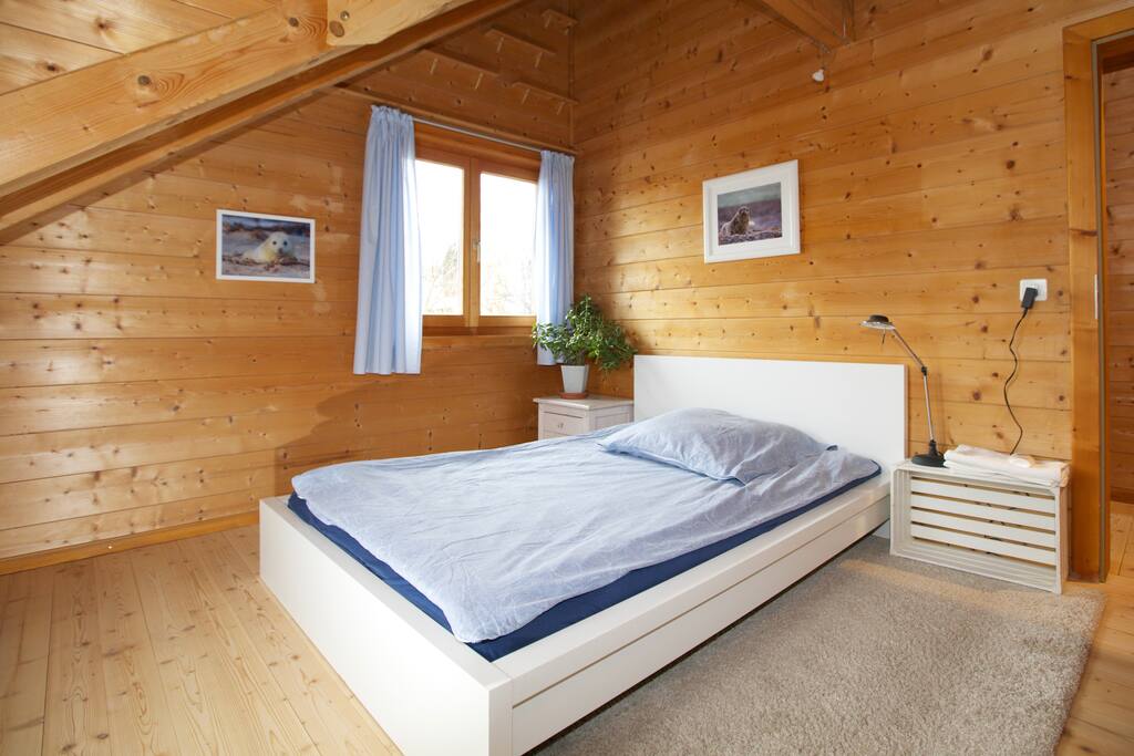 Schlafzimmer (1) 1.OG