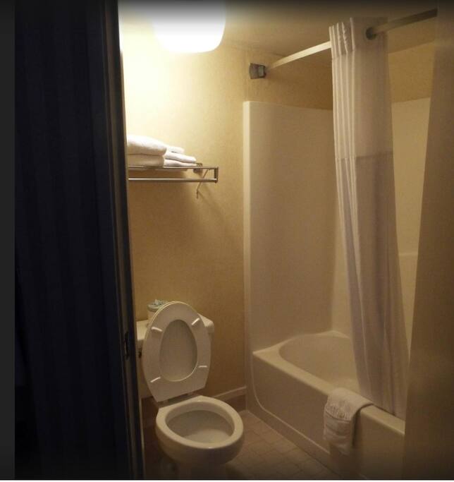Very clean bathroom