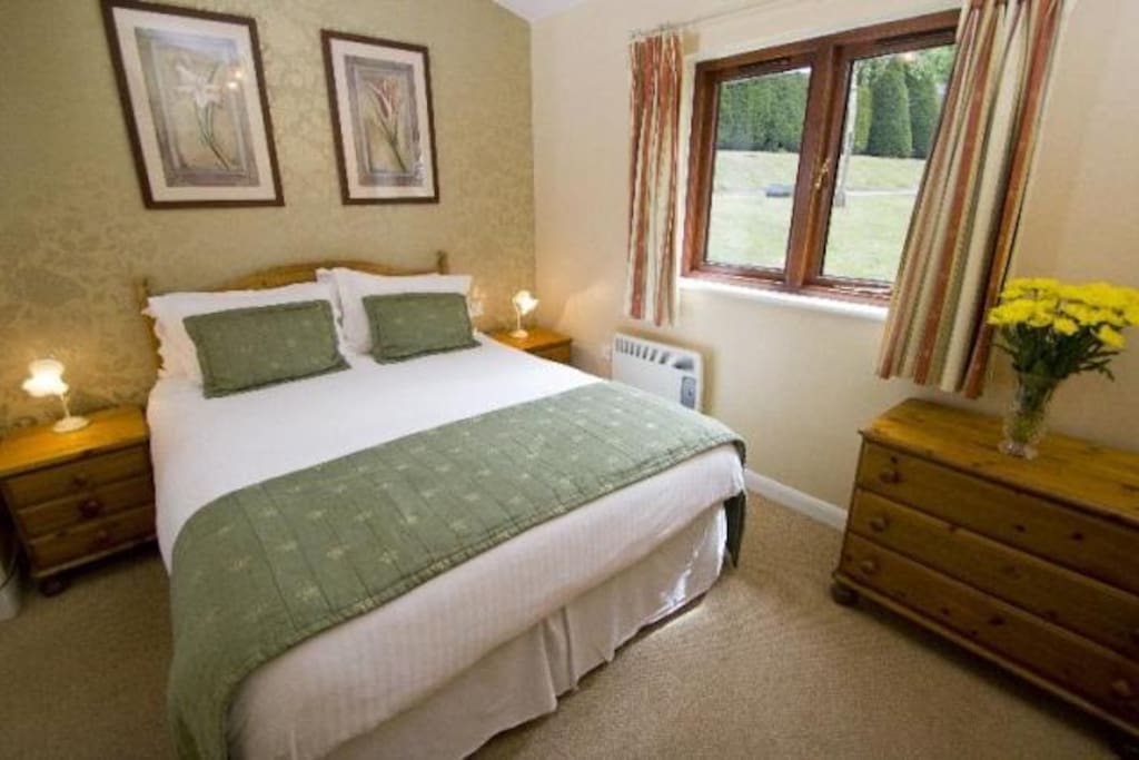 Wychnor Park Country Club Second Bedroom