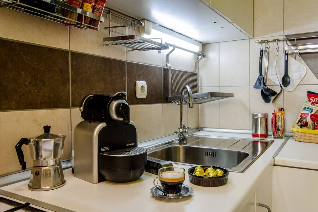 Café del que prefieras, Nespresso, italiana, o un buen té.