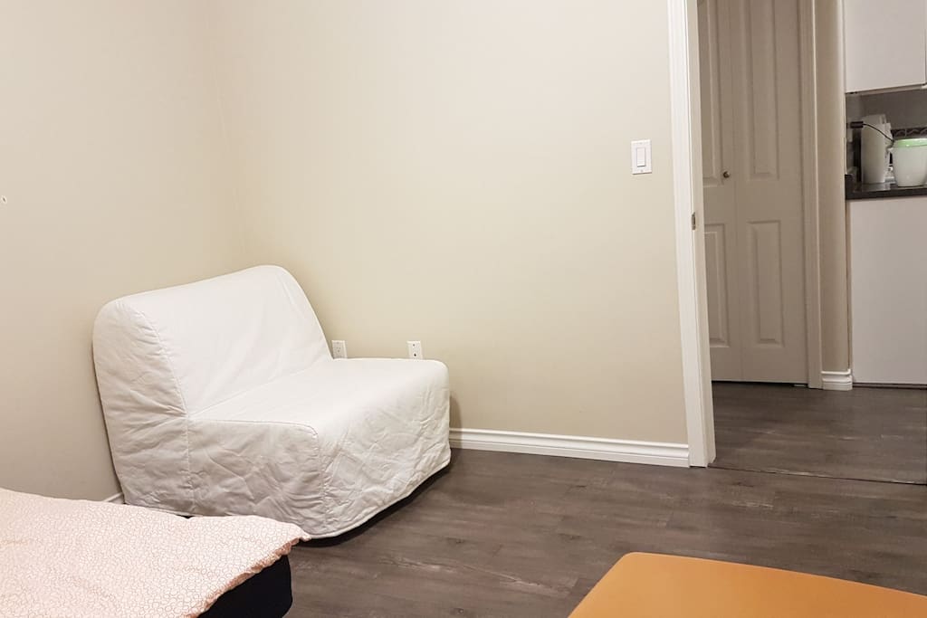 Bedroom on ground level (Sleeps up to 3 ppl) Photo #3