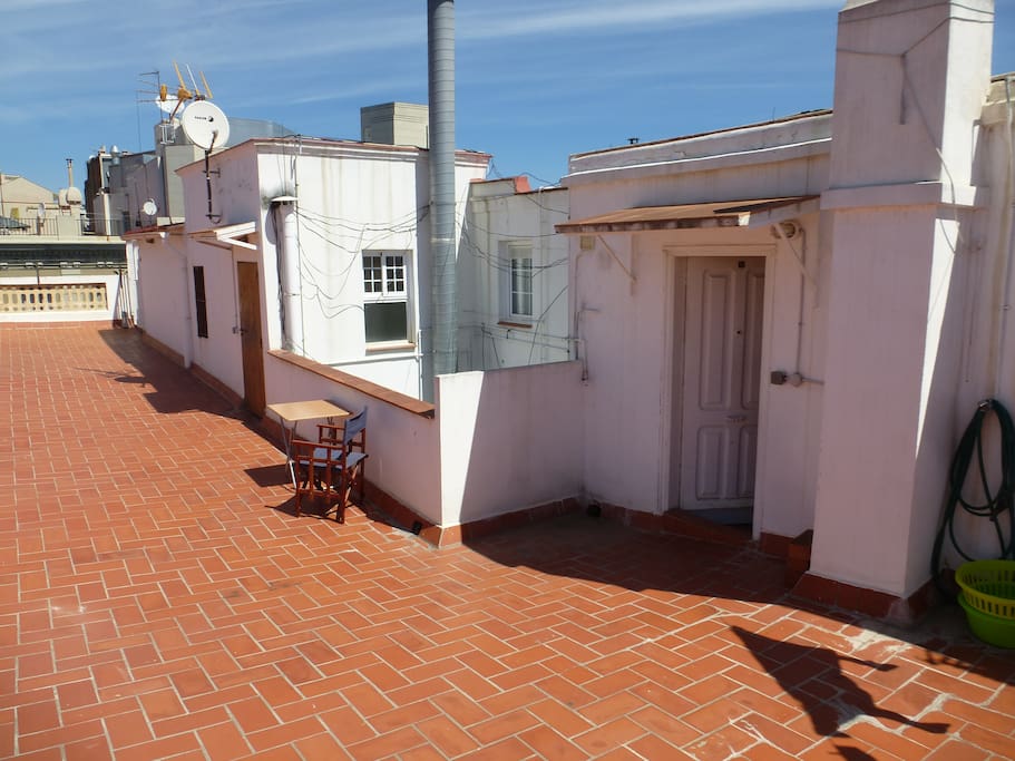 Entrance with roof terrace