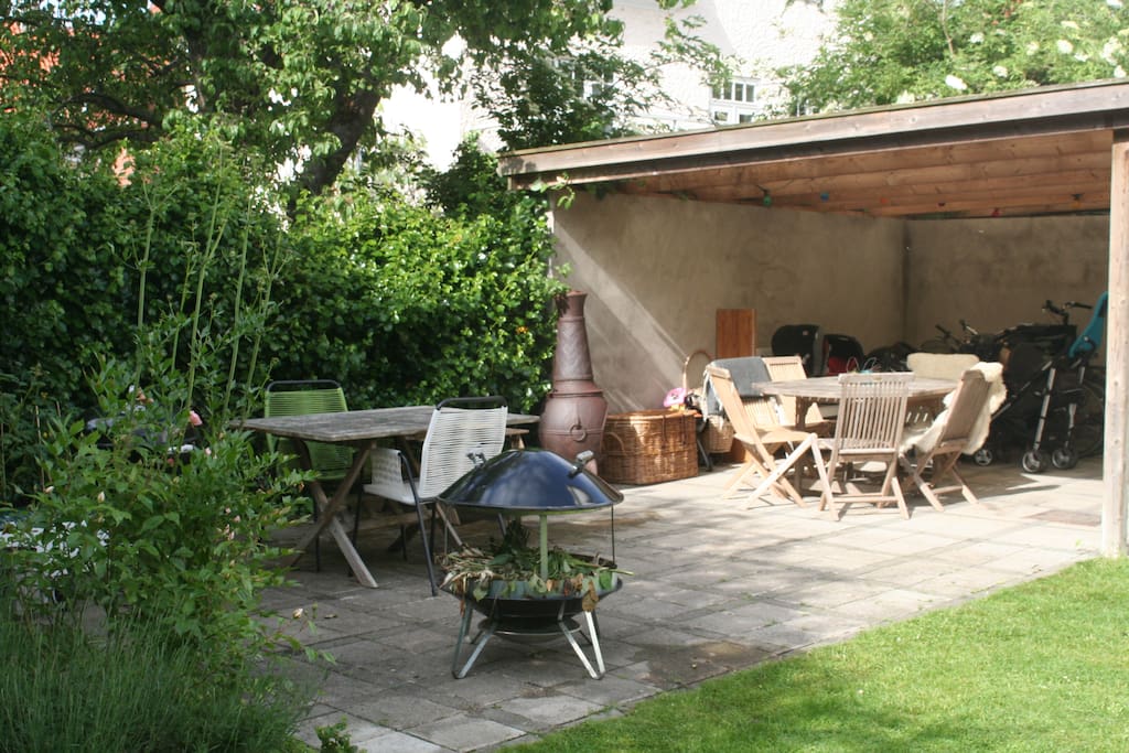 Terrasse with barbeque and dining