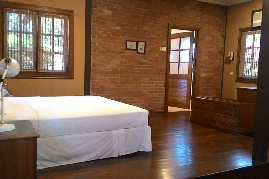 Spacious and quiet set up