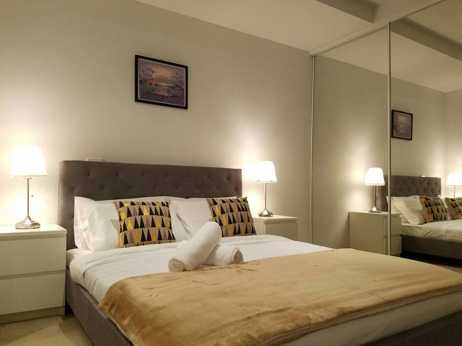 Bedroom with Queen Size Bed