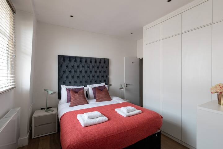 2BD West End Flat Close to Soho & Covent Garden gallery image 5