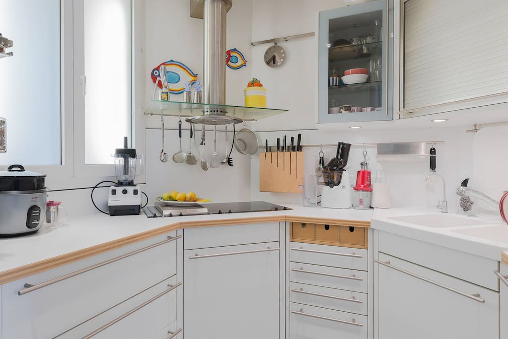 Perfectly equipped kitchen. Oven micro-wave, filtered water, etc.