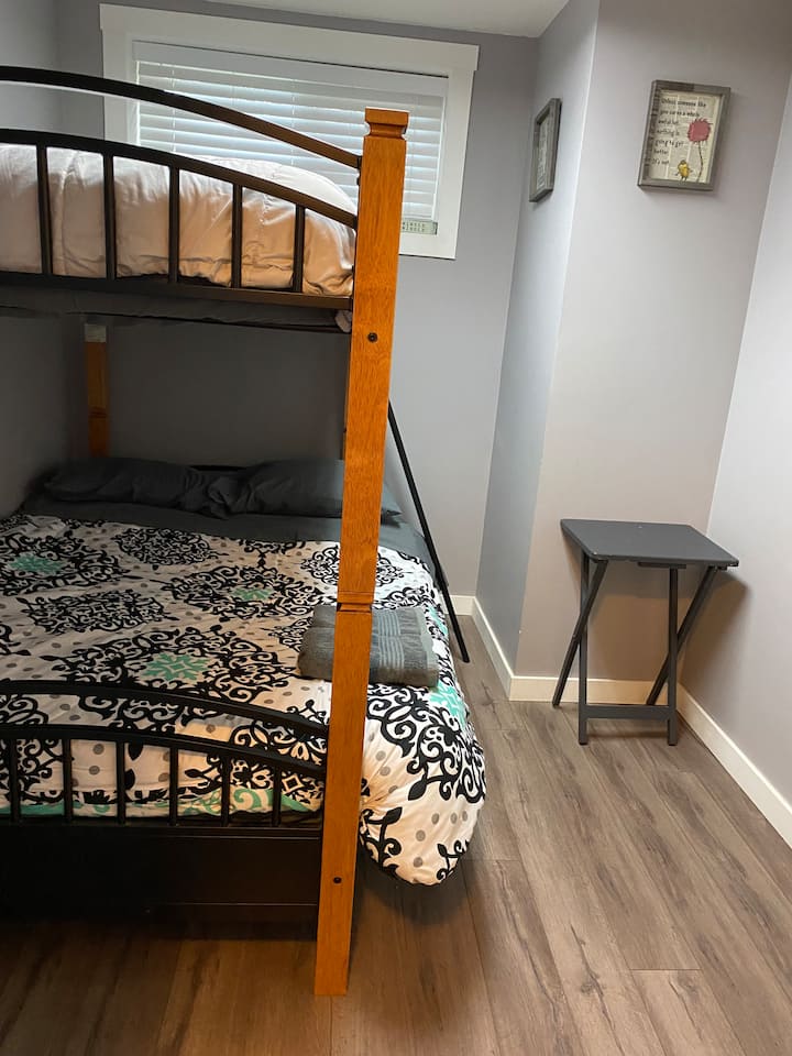 Second bedroom. Double and single beds. 