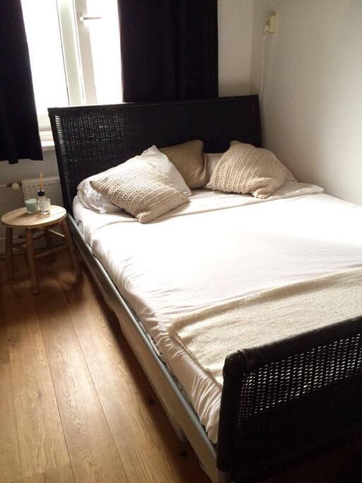 Bedroom 1, with dubble bed