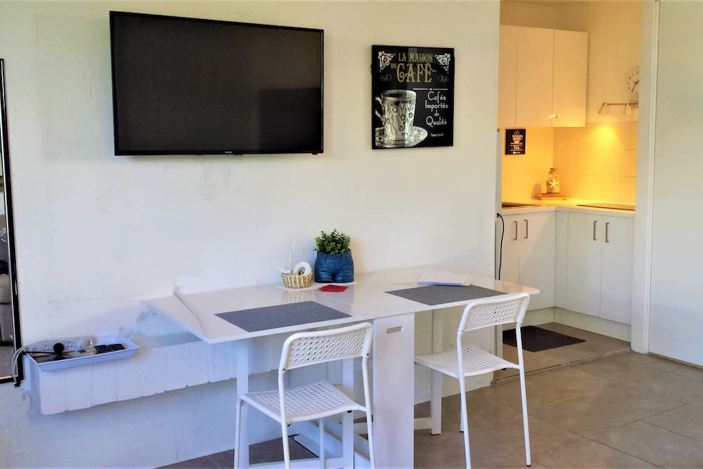 Spacious dining table