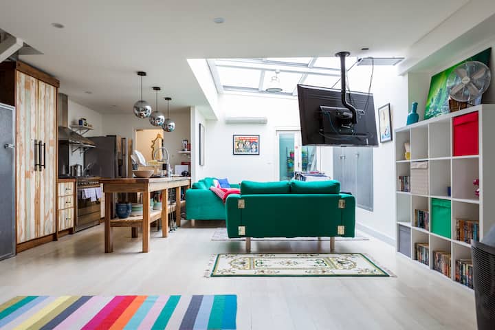 Urban Farmhouse Flair—surry Hills Terrace Serenity - سيدني