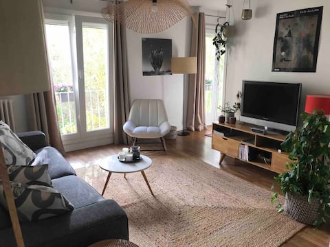 A stone's throw from Paris and the Maison des Examens