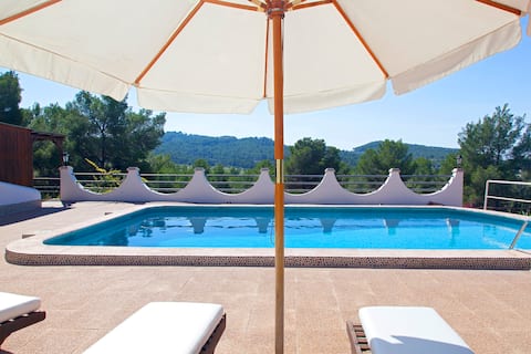 Finca Rota with great location 5' from Ibiza town