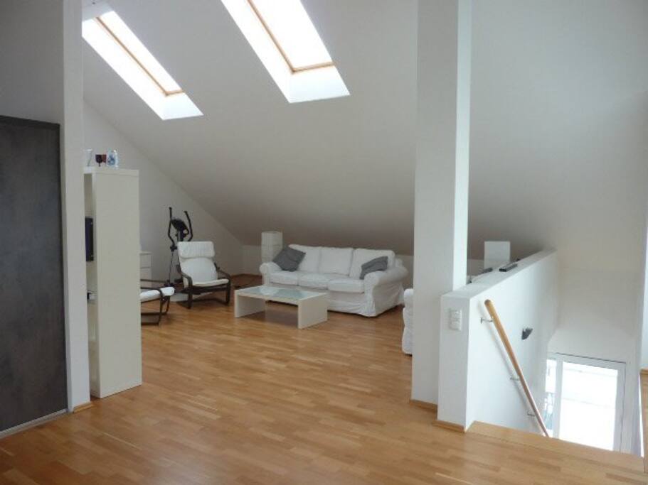 Großzügiges Wohnzimmer