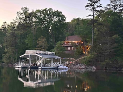 Eagle Watch on Lake Nottely w/dock and hot tub