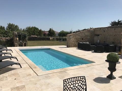 "Le Clos de la Picauderie", 20 people, 6 km from the sea