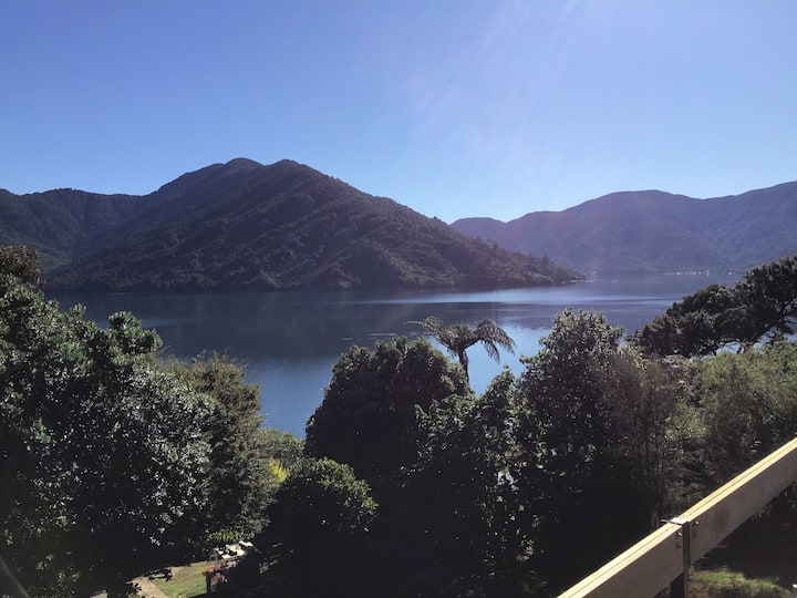 Marlborough Region New Zealand озеро Чалиса
