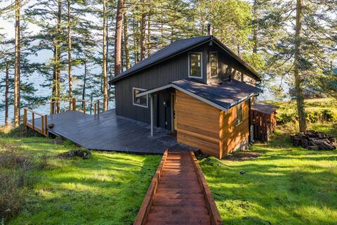 Sunrise Waterfront Retreat w/Hot Tub, Beach Access
