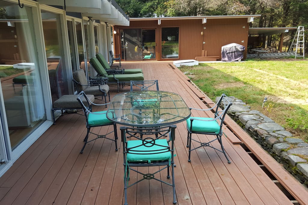 Private backyard with new 60-foot deck for entertaining.