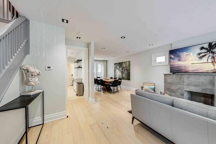 Casa Luxe Villa entire designer home on SubwayLine gallery image 4