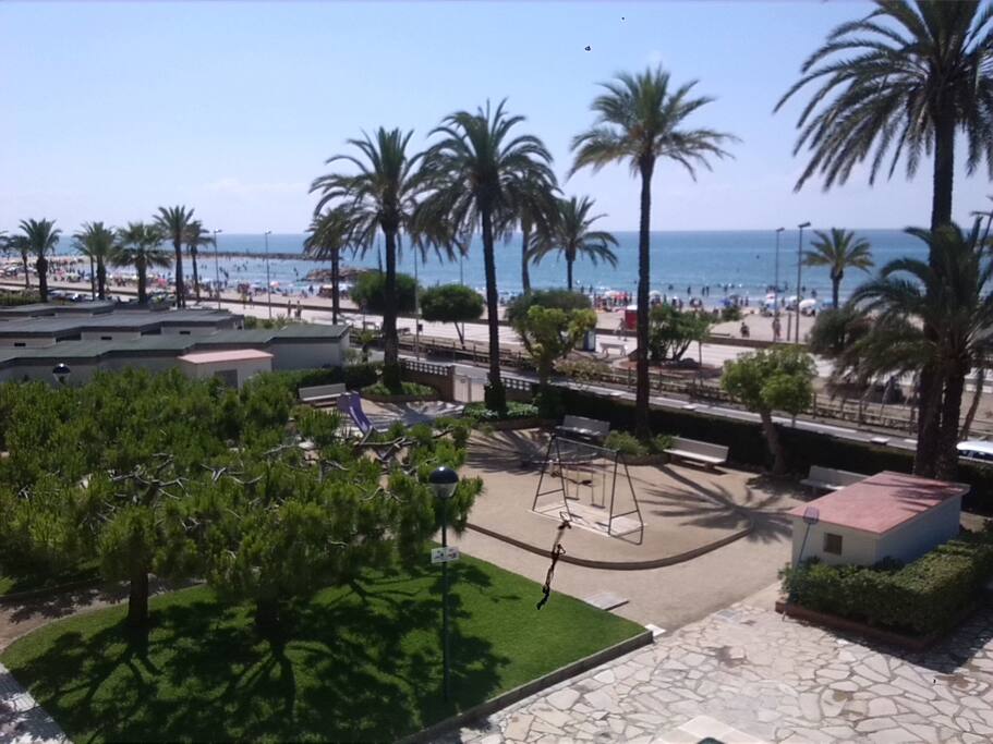 zona comunitaria de jardines, columpios, solarium