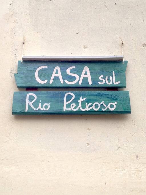 L'insegna dipinta a mano della Casa!