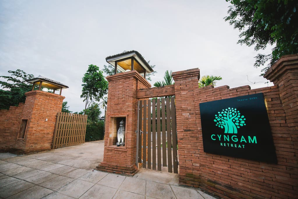 Cyngam Retreat Entrance