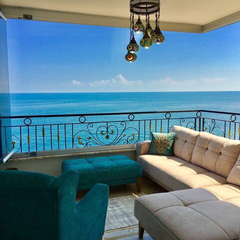 Trabzon Sea Pearl 4+1 Superior Sea View Suit