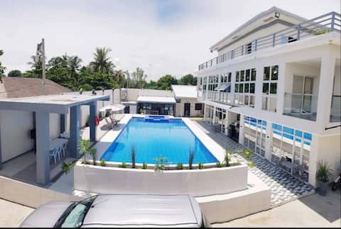 Entire Resort Exclusive with pool