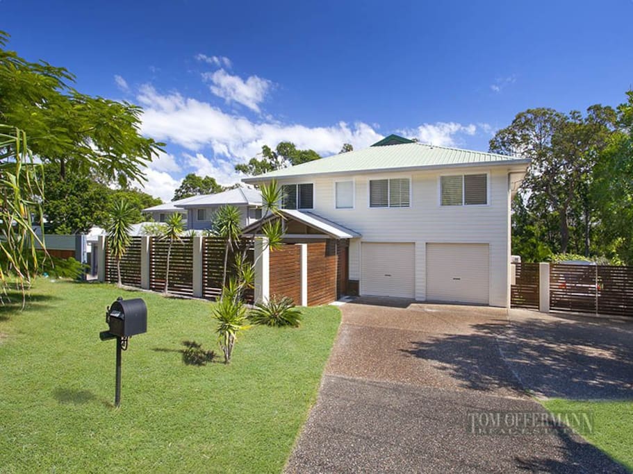 Big Noosa House close to beach, shops and cinema.